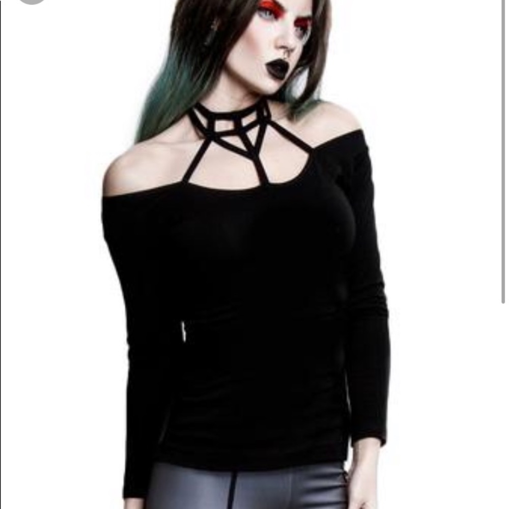 Rogue + Wolf Harness the Darkness top